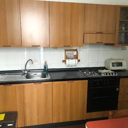 Alberto'S Flat In Centro 008055-Lt-1600